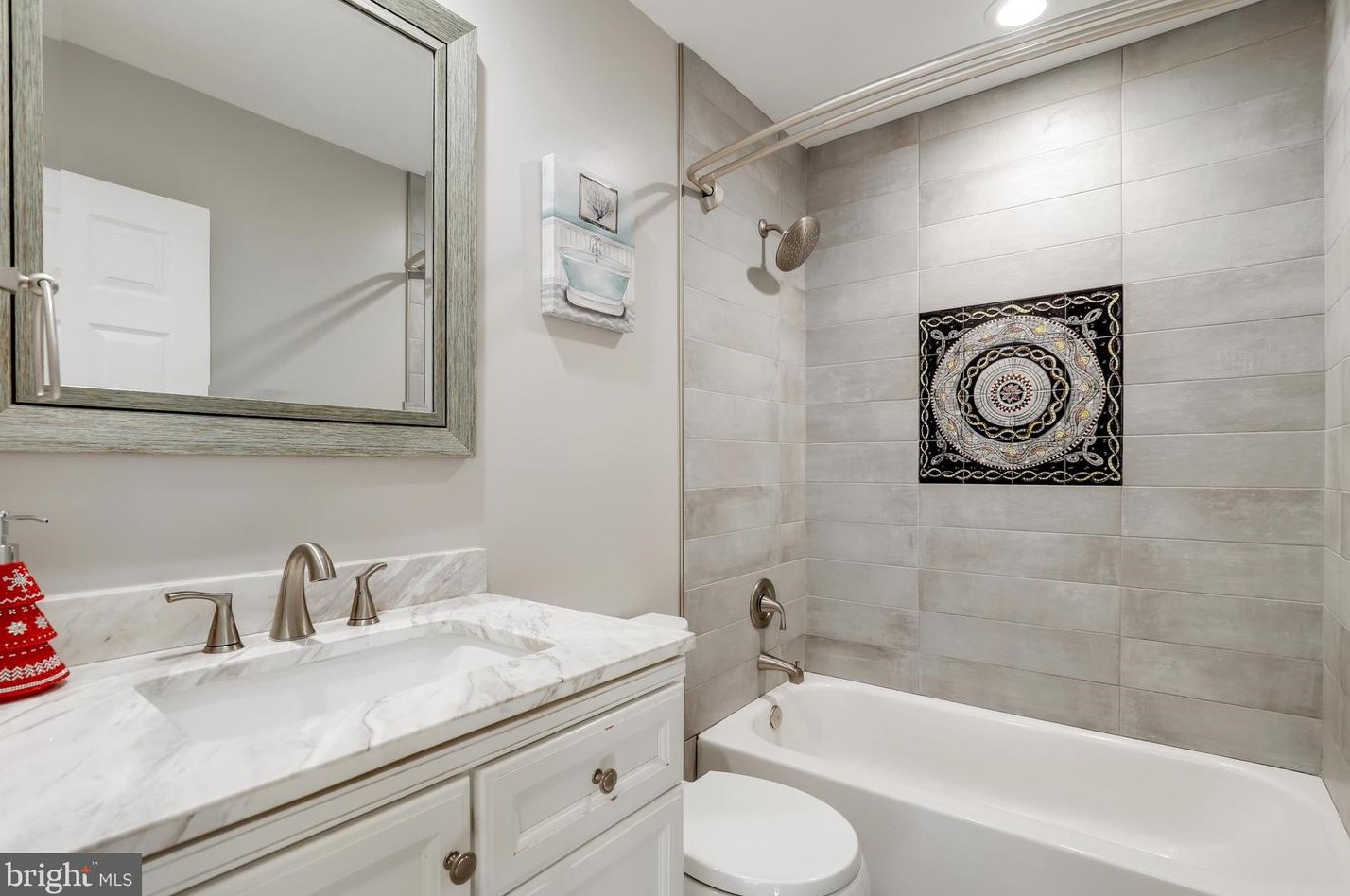 1316 Hickory Springs Cir, Baltimore MD  21228-2628 exterior