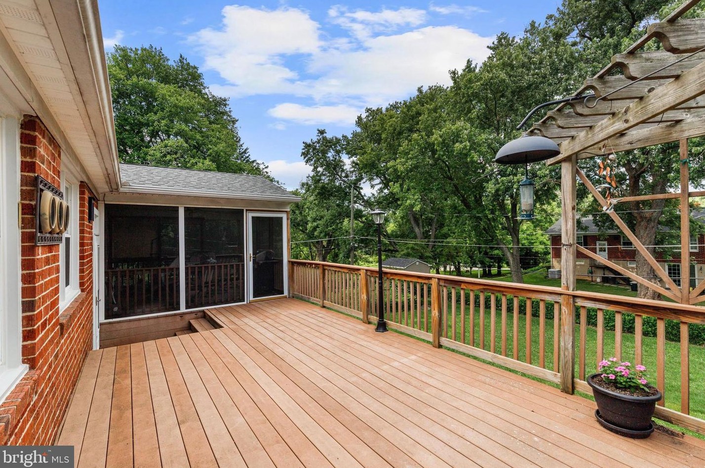 9134 Covered Bridge Rd, Baltimore MD  21234-2512 exterior