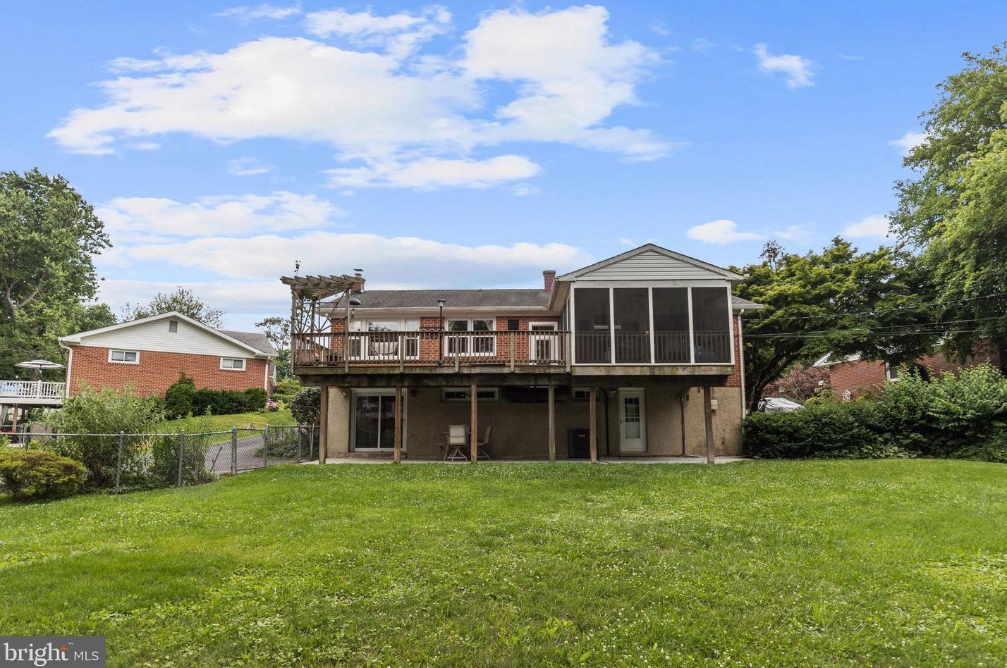 9134 Covered Bridge Rd, Baltimore MD  21234-2512 exterior