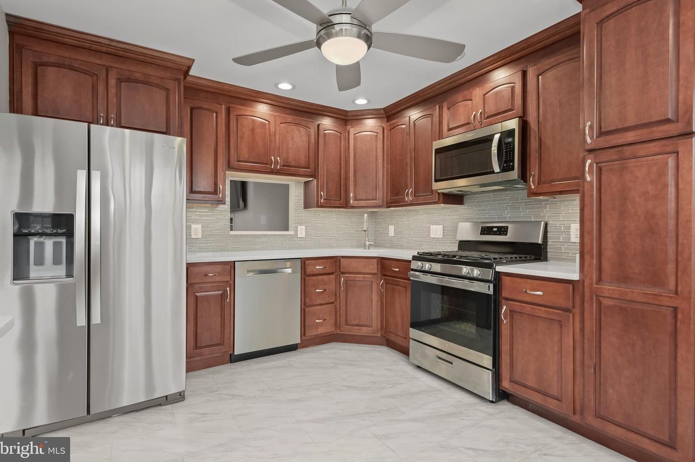 9134 Covered Bridge Rd, Baltimore MD  21234-2512 exterior