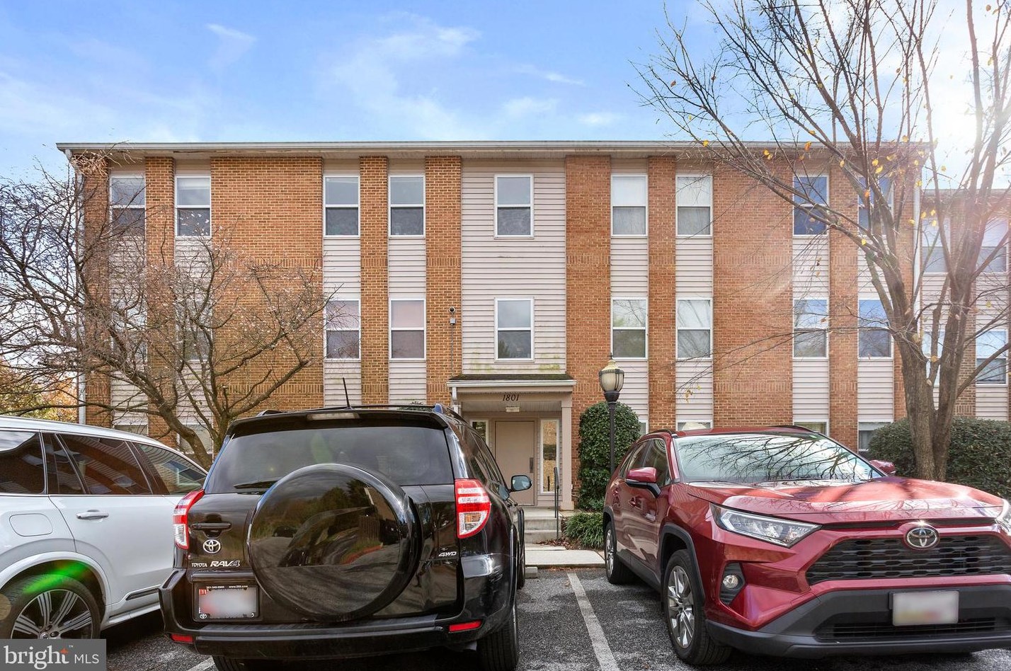 1801 Snow Meadow Ln, Baltimore, MD 21209-1303