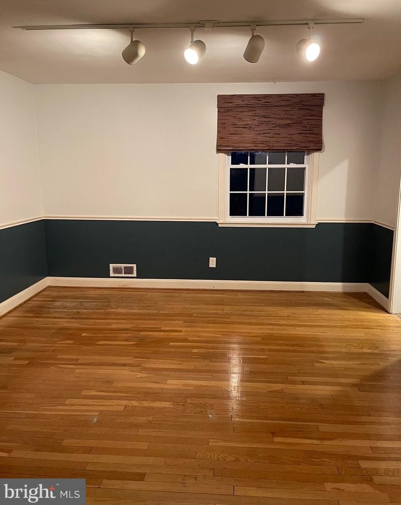 819 Fairway Dr, Baltimore, MD 21286