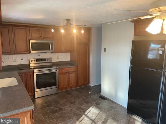 9303 Orbitan Rd, Baltimore MD  21234-3355 exterior
