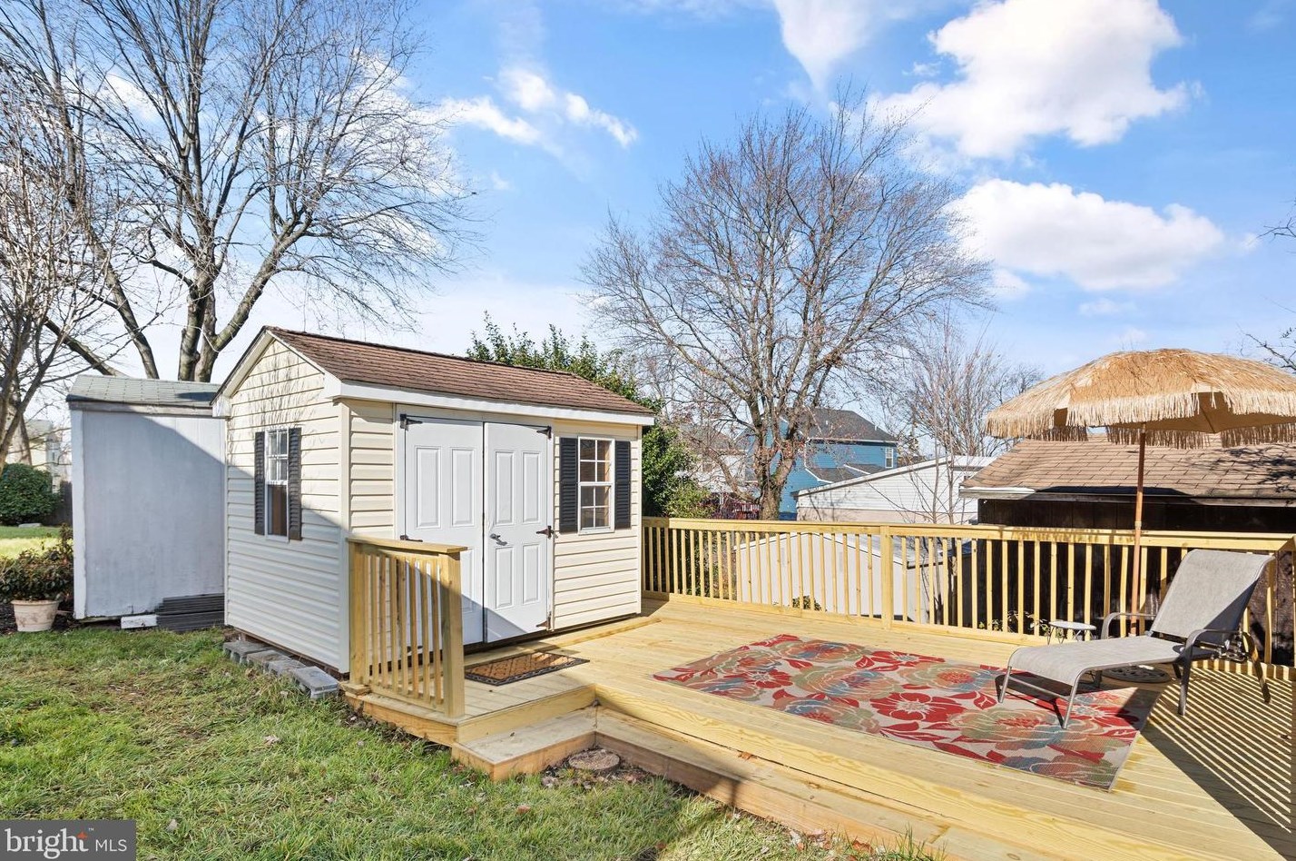 17 Galahad Ct, Baltimore MD  21228 exterior