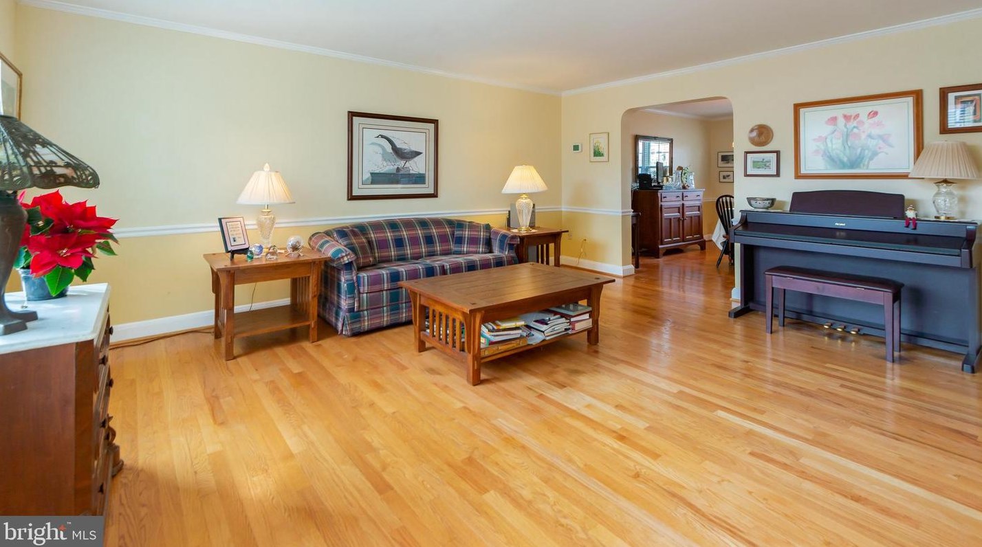 8426 Pleasant Plains Rd, Baltimore MD  21286-8134 exterior