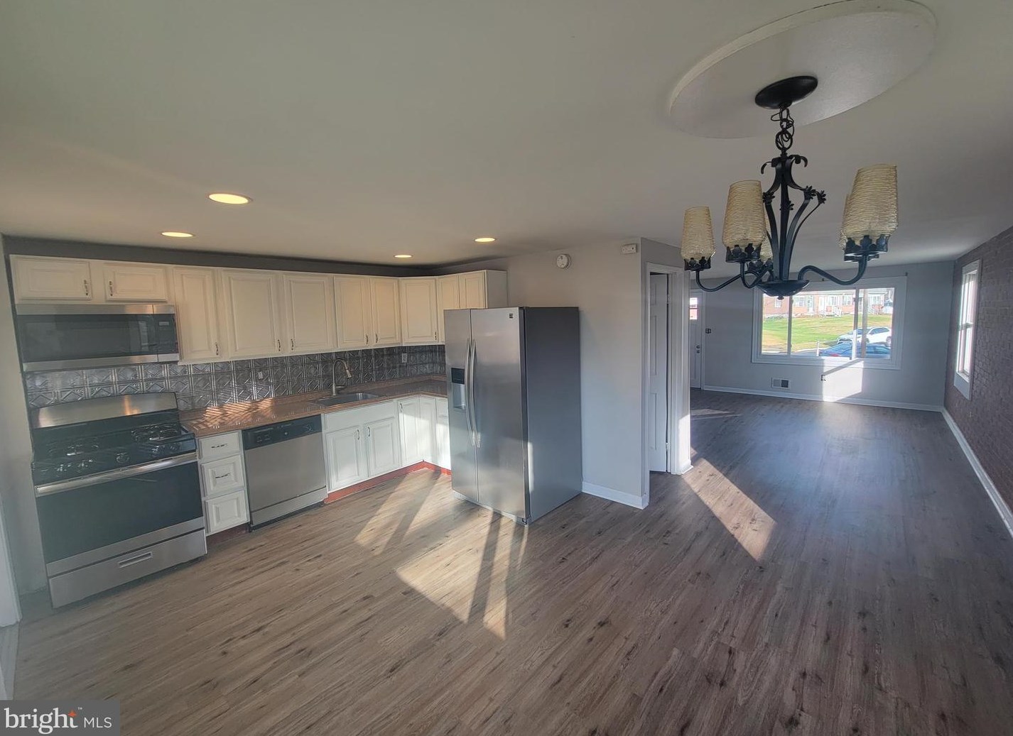 3225 Ryerson Cir, Baltimore MD  21227-4717 exterior