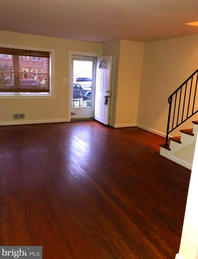 4446 Scotia Rd, Baltimore, MD 21227-4811