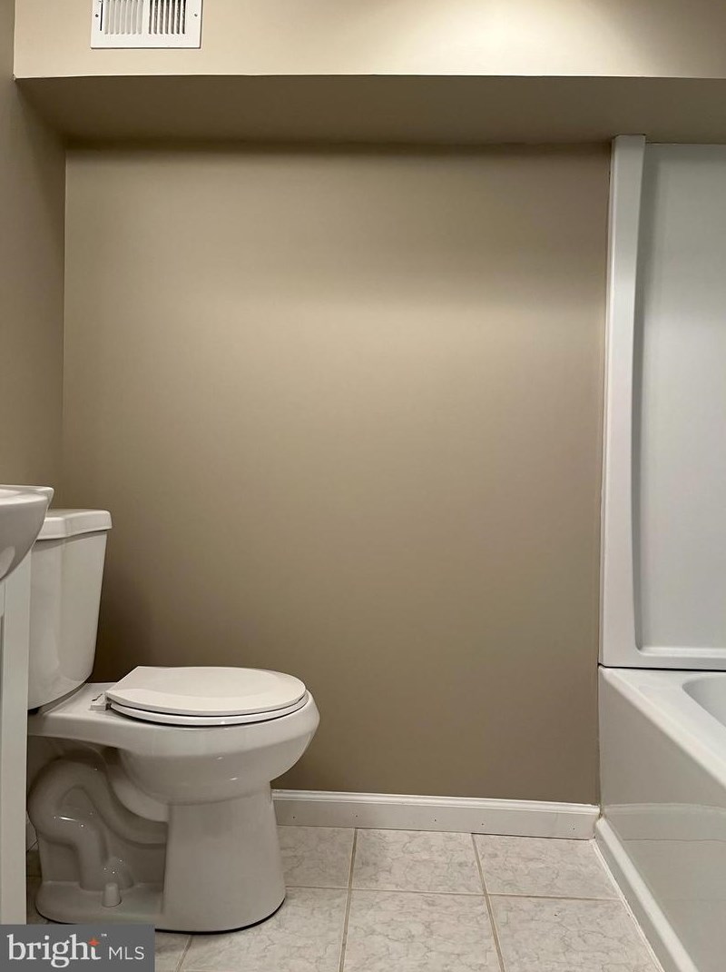 1112 Elm Rd, Baltimore MD  21227-3936 exterior