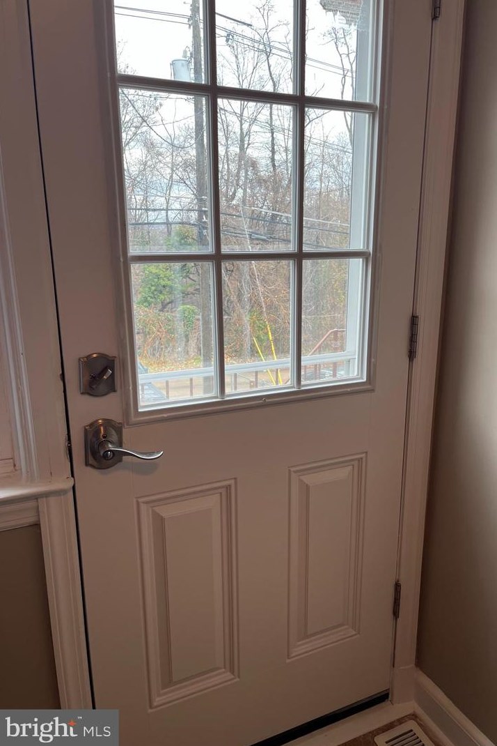 1112 Elm Rd, Baltimore MD  21227-3936 exterior
