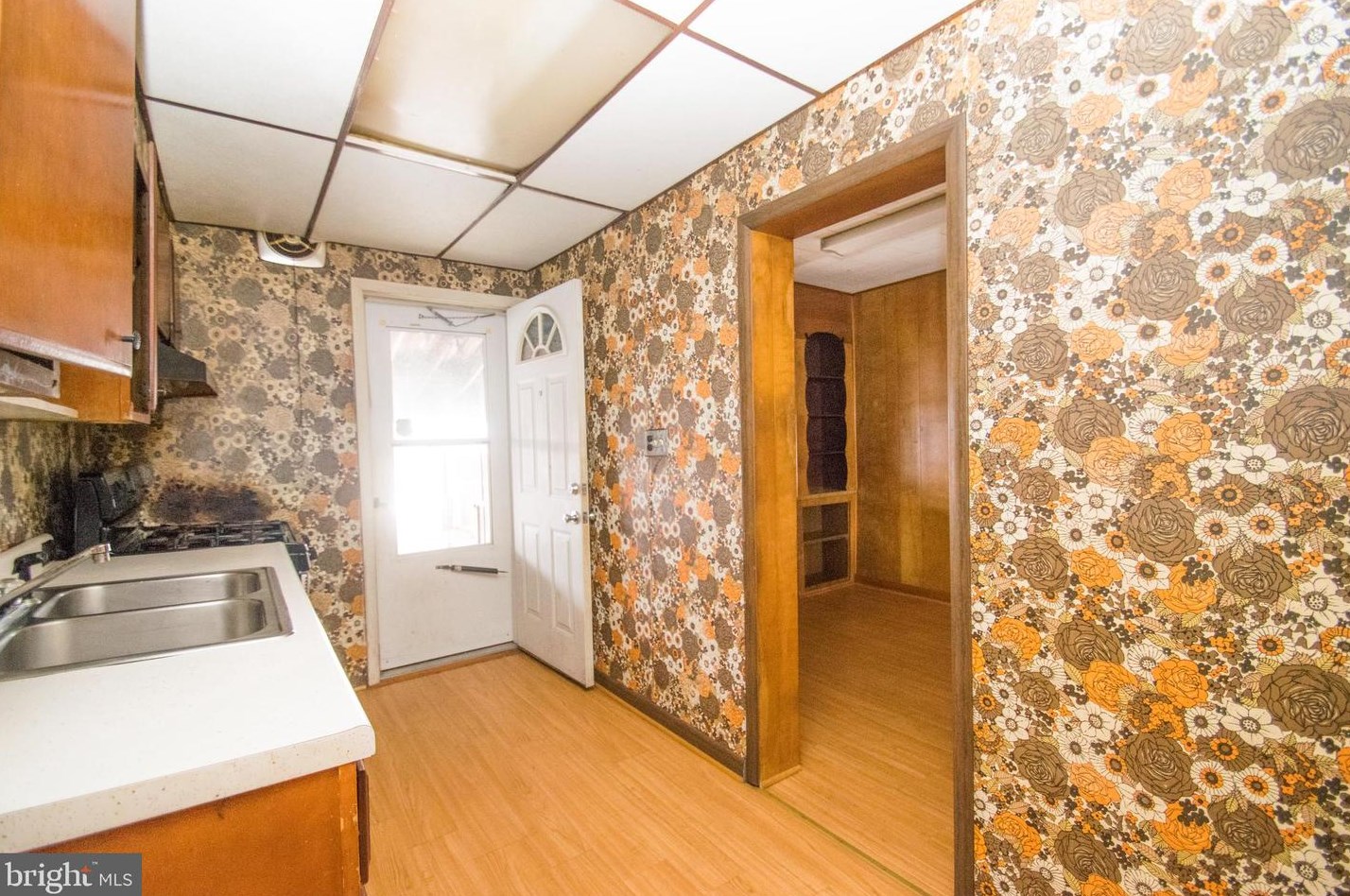 822 Middlesex Rd, Baltimore MD  21221-2128 exterior