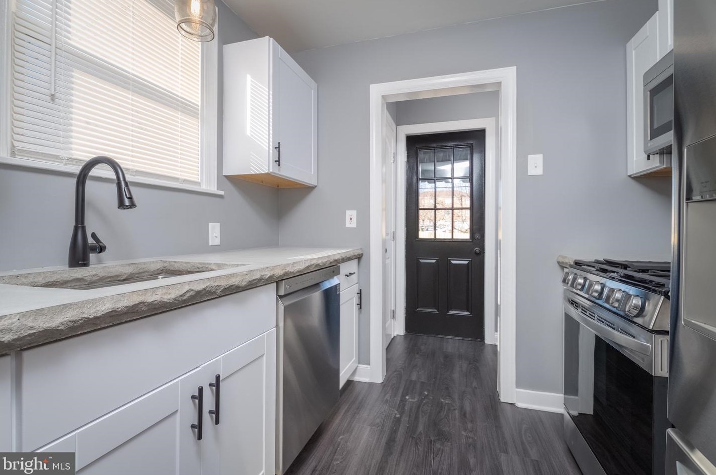 4318 Highview Ave, Baltimore MD  21229-5302 exterior