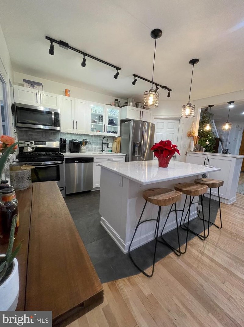 1713 Pin Oak Rd, Baltimore, MD 21234-3705