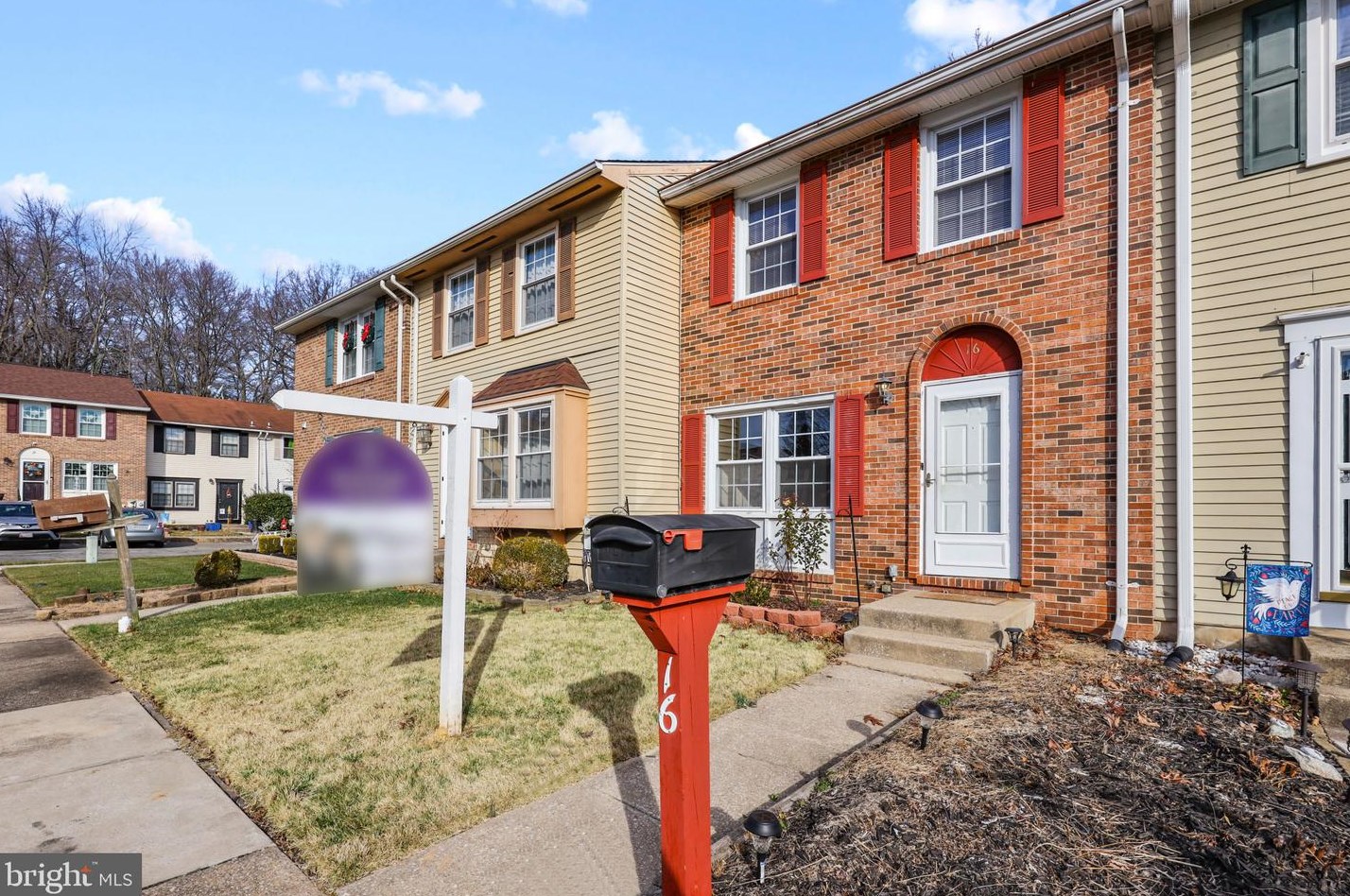 16 Baltistan Ct, Baltimore, MD 21237-4555