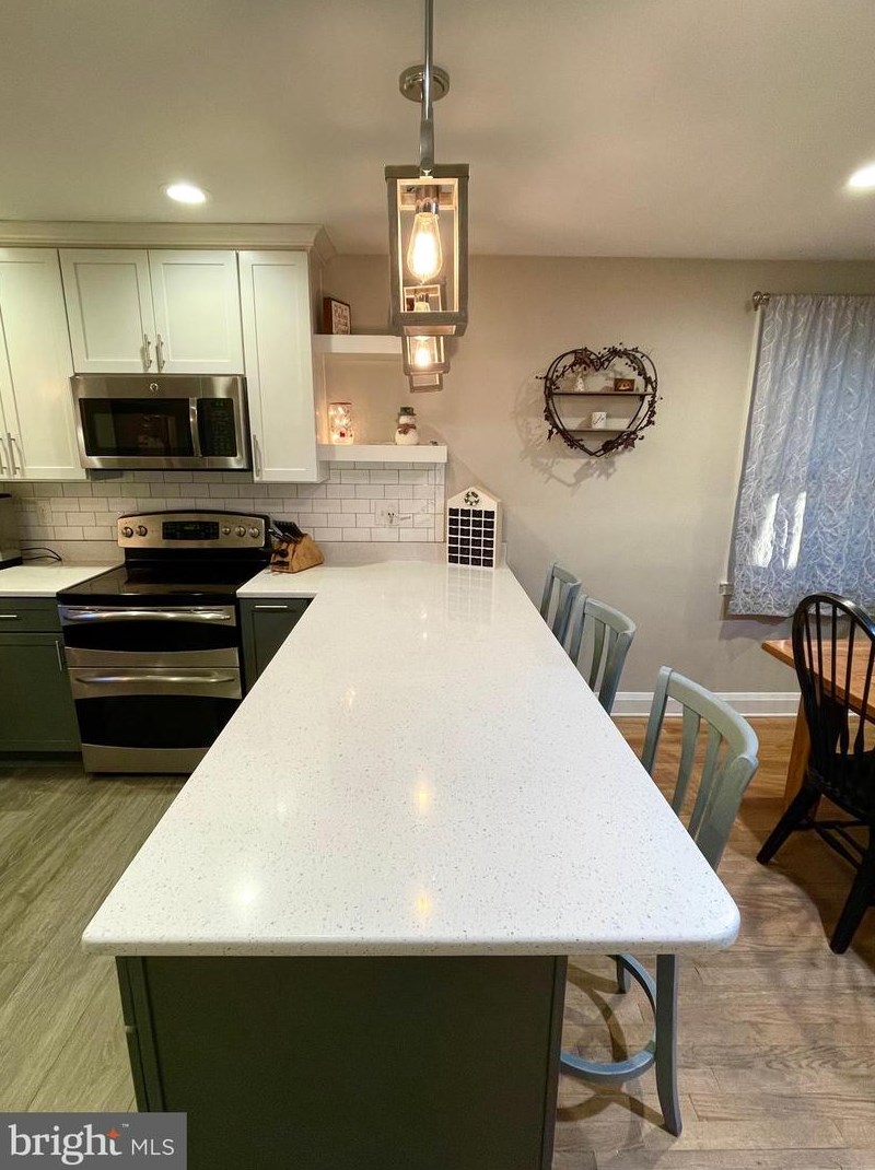 1912 Rockwell Ave, Baltimore MD  21228-4244 exterior