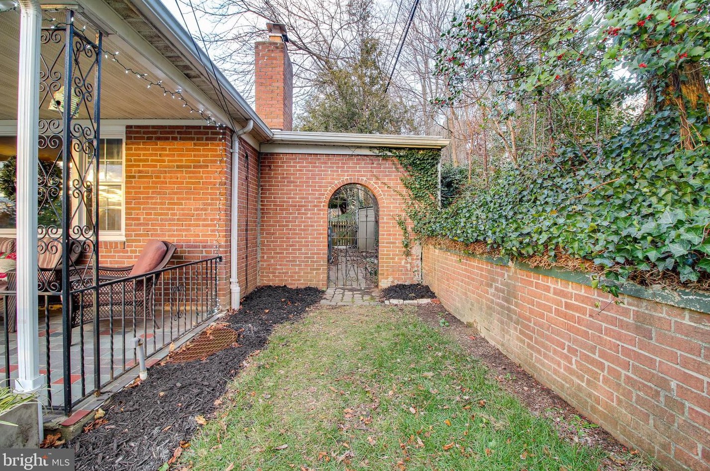 1912 Rockwell Ave, Baltimore MD  21228-4244 exterior