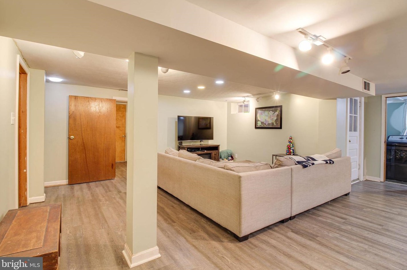 1912 Rockwell Ave, Baltimore MD  21228-4244 exterior