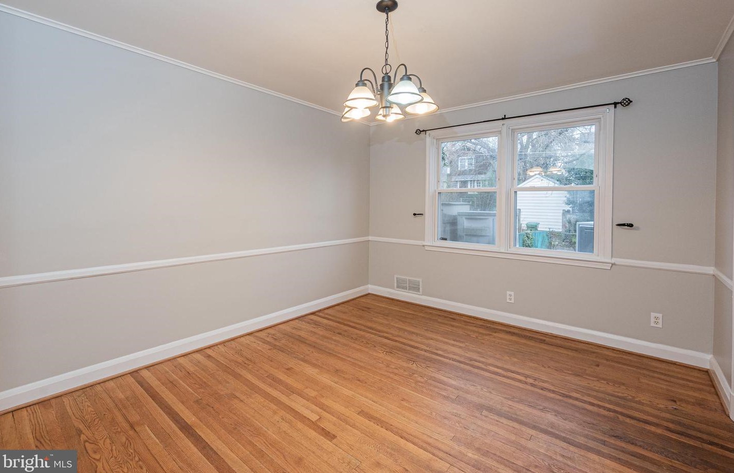 223 Medwick Garth, Baltimore, MD 21228-2101