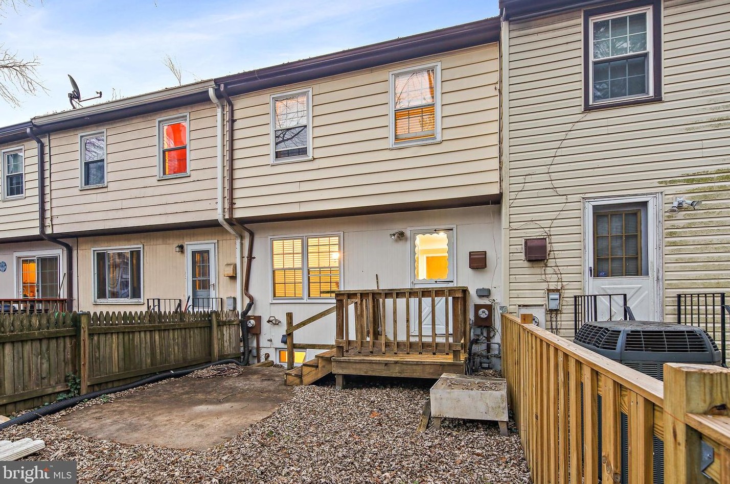22 Monhegan Ct, Baltimore MD  21236-3324 exterior