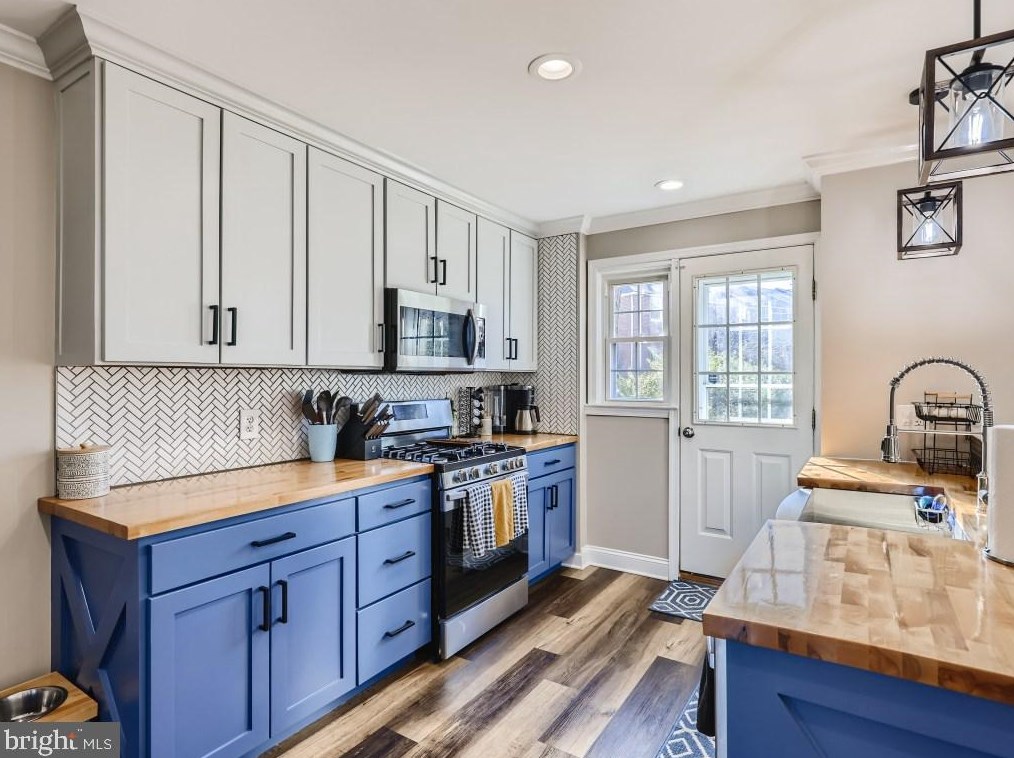 1621 Aberdeen Rd, Baltimore MD  21286-8126 exterior