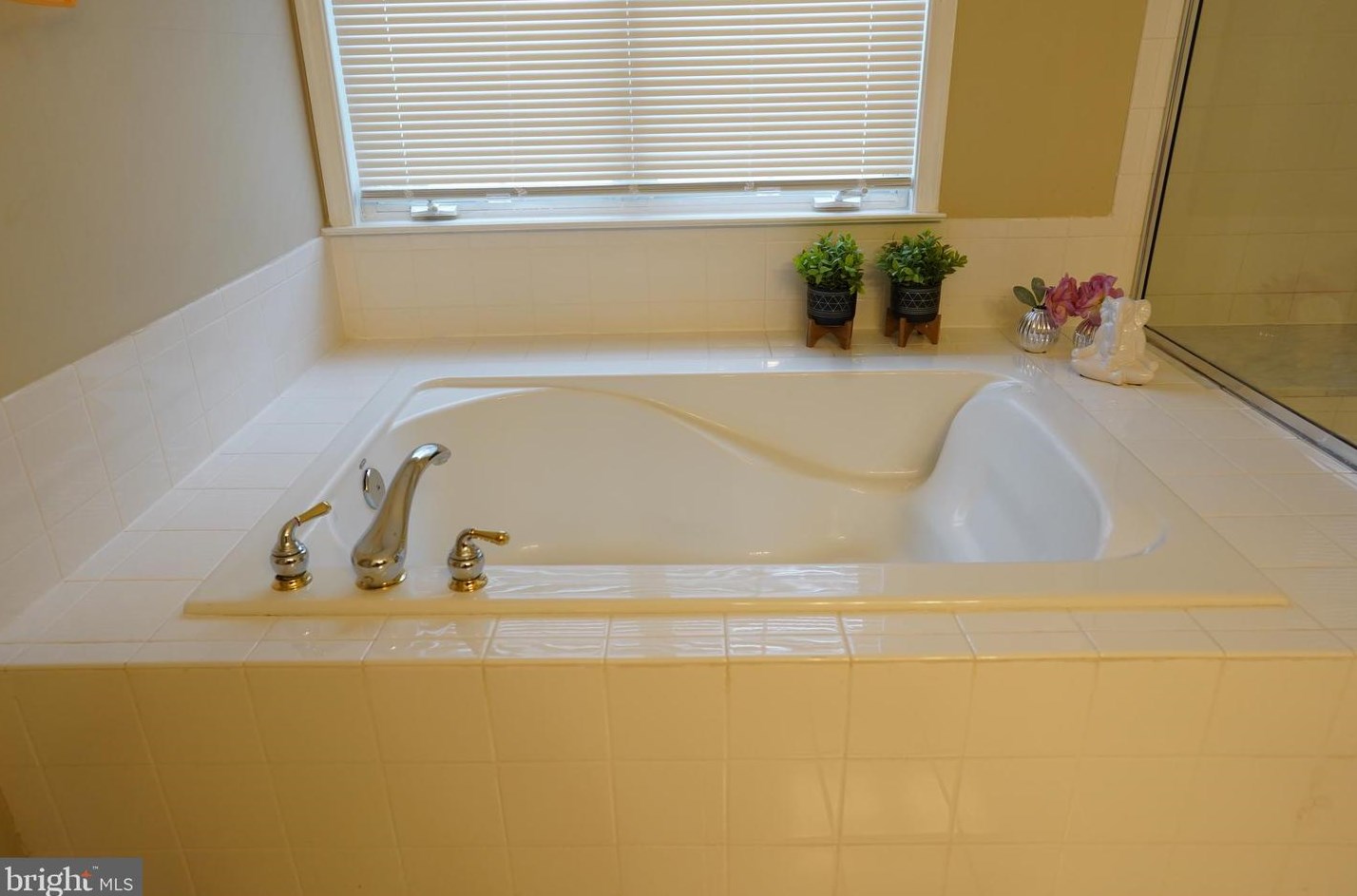 7518 Gilley Ter, Baltimore MD  21237-3703 exterior