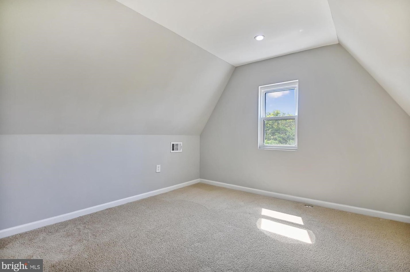 9 Dundalk Ave, Baltimore MD  21222-4222 exterior
