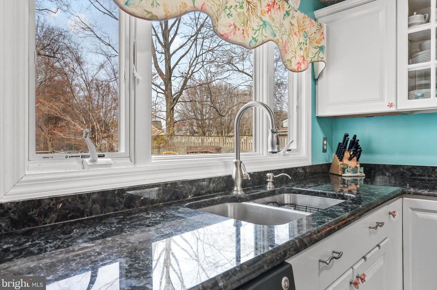 104 Holly Cir, Baltimore MD  21221-1909 exterior