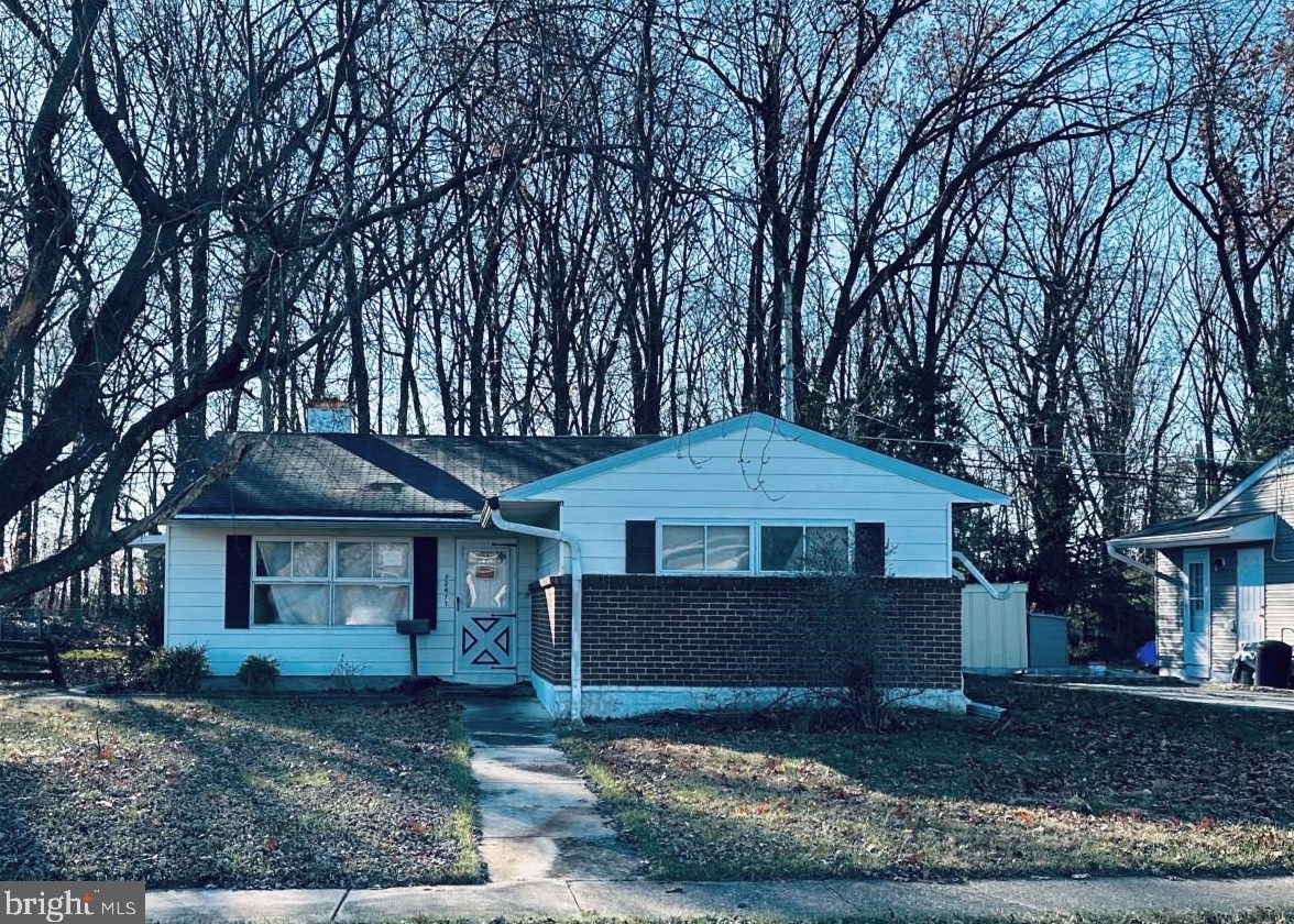 2471 Woodcroft Rd, Baltimore, MD 21234-2819