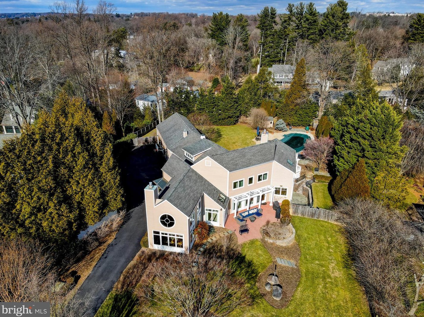 920 Rolandvue Rd, Baltimore, MD 21204-6813