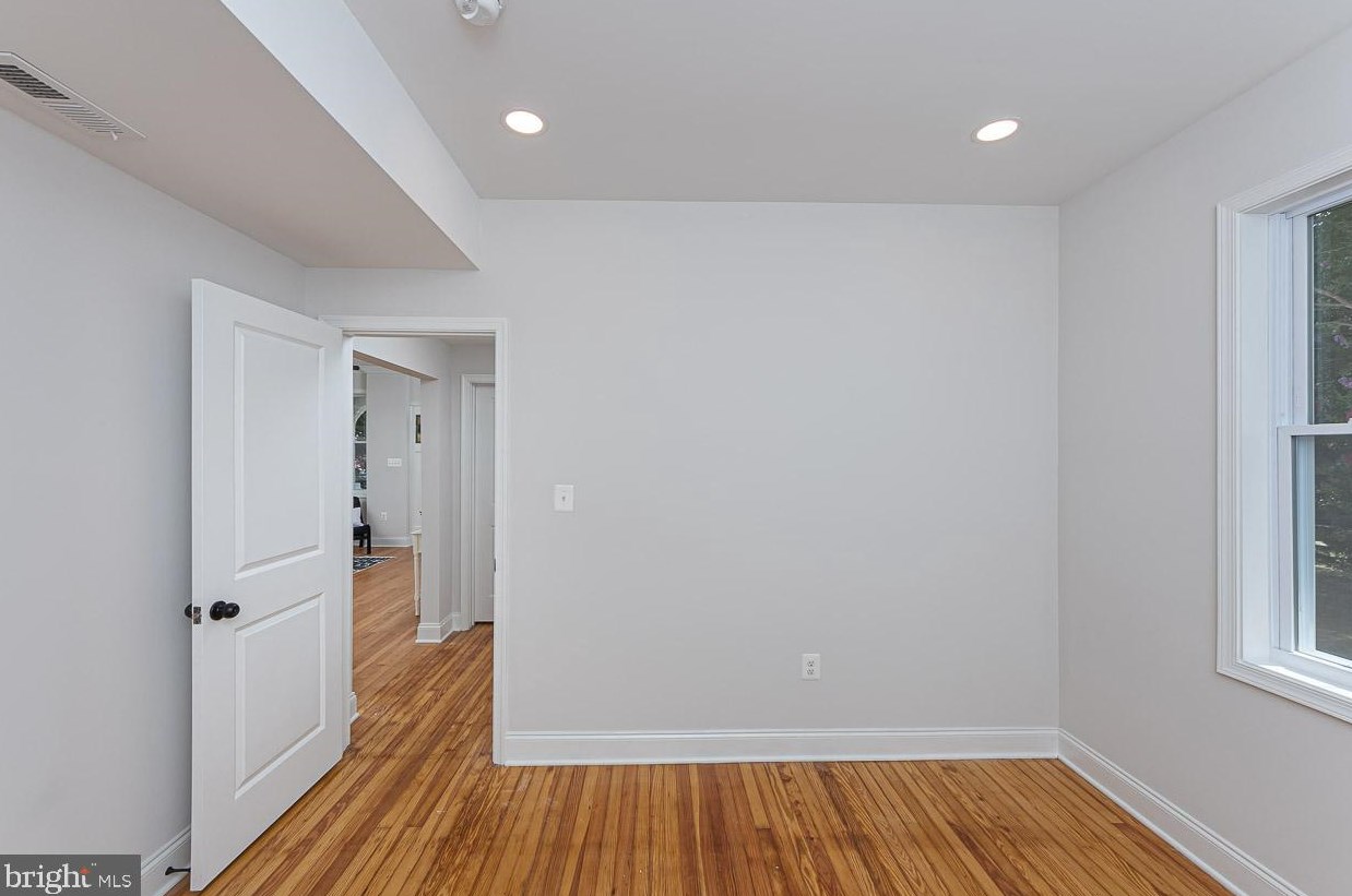 212 Riverside Dr, Baltimore MD  21221-6826 exterior