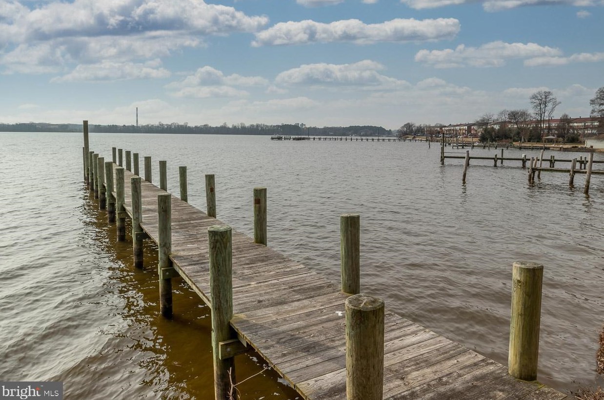 212 Riverside Dr, Baltimore MD  21221-6826 exterior