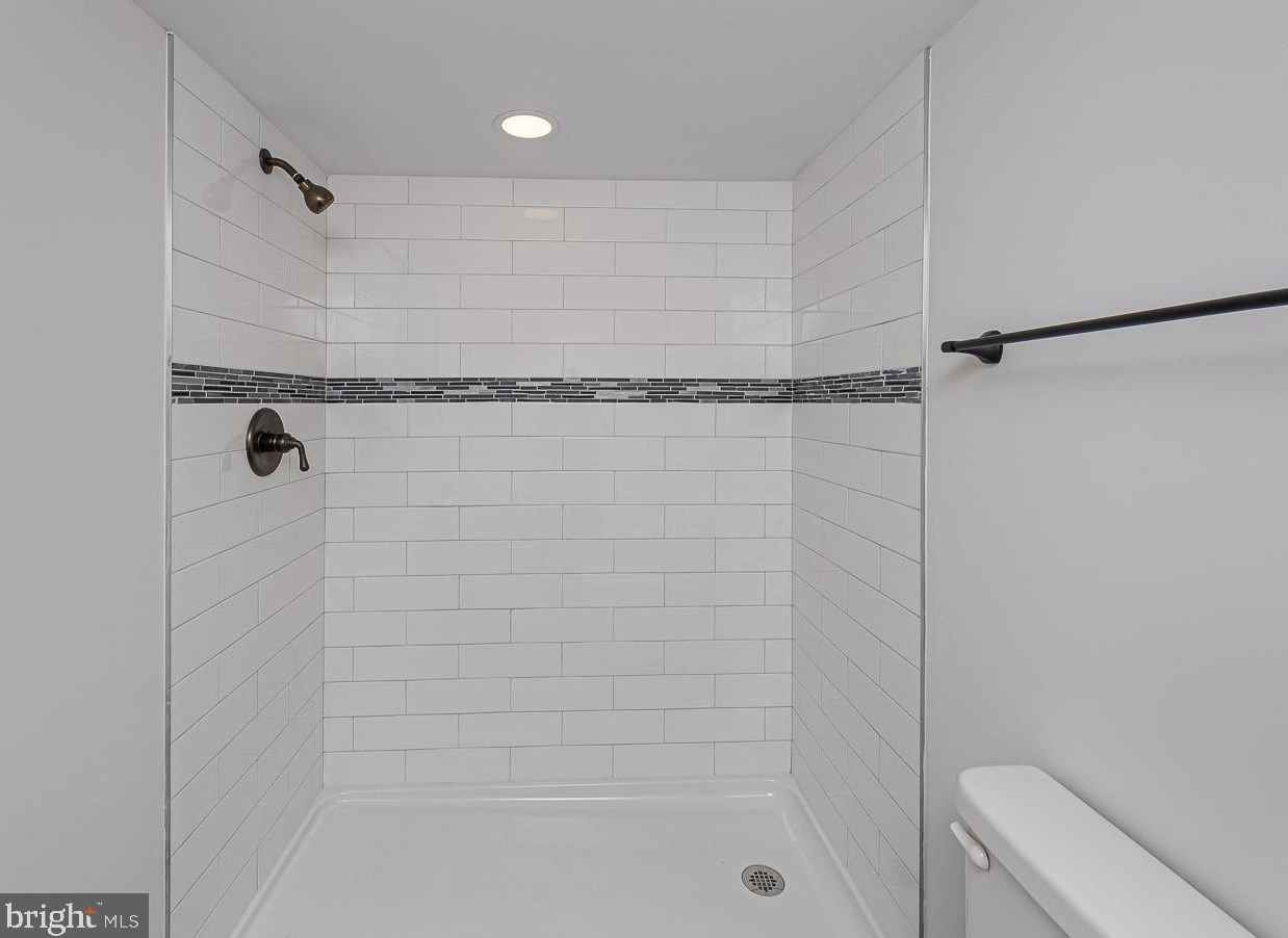 212 Riverside Dr, Baltimore MD  21221-6826 exterior