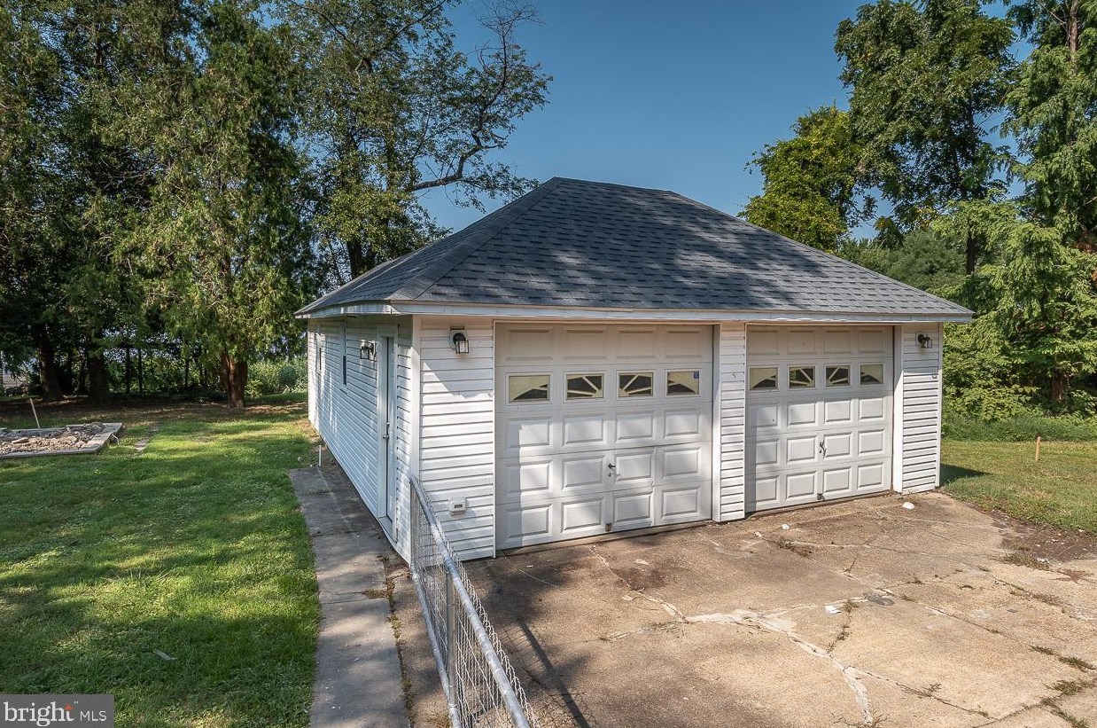 212 Riverside Dr, Baltimore MD  21221-6826 exterior