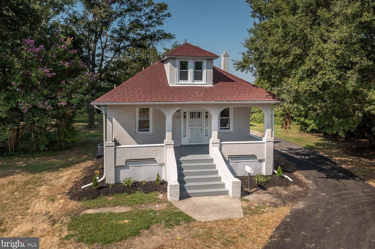 212 Riverside Dr, Baltimore MD  21221-6826 exterior