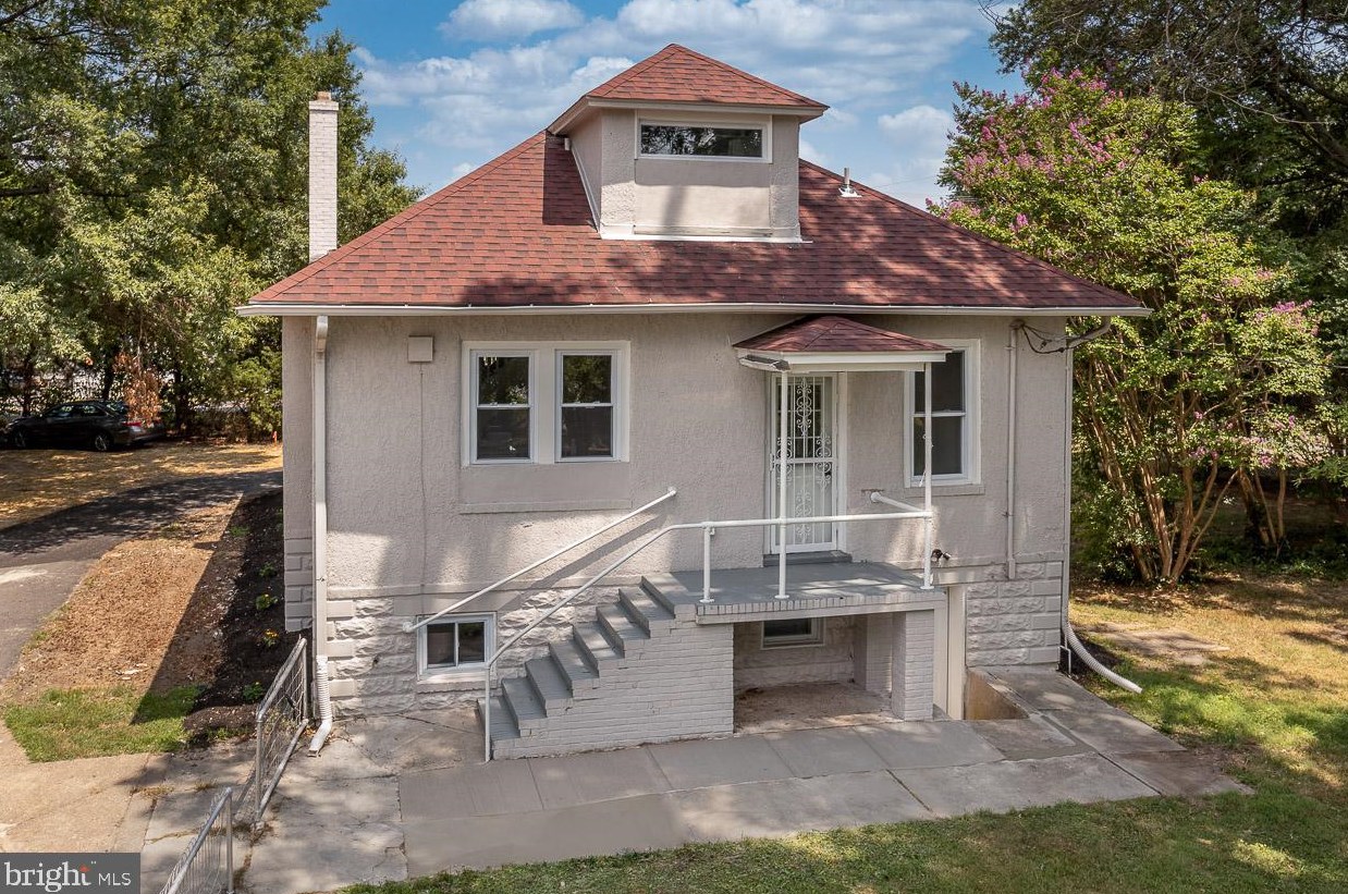 212 Riverside Dr, Baltimore MD  21221-6826 exterior