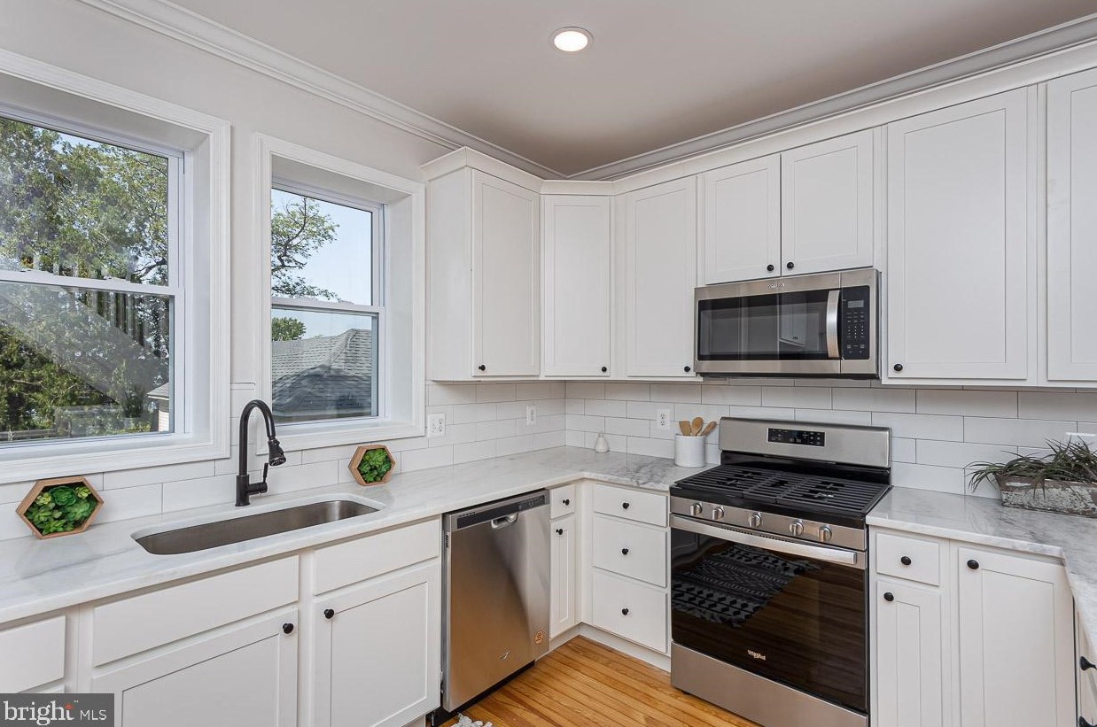 212 Riverside Dr, Baltimore MD  21221-6826 exterior