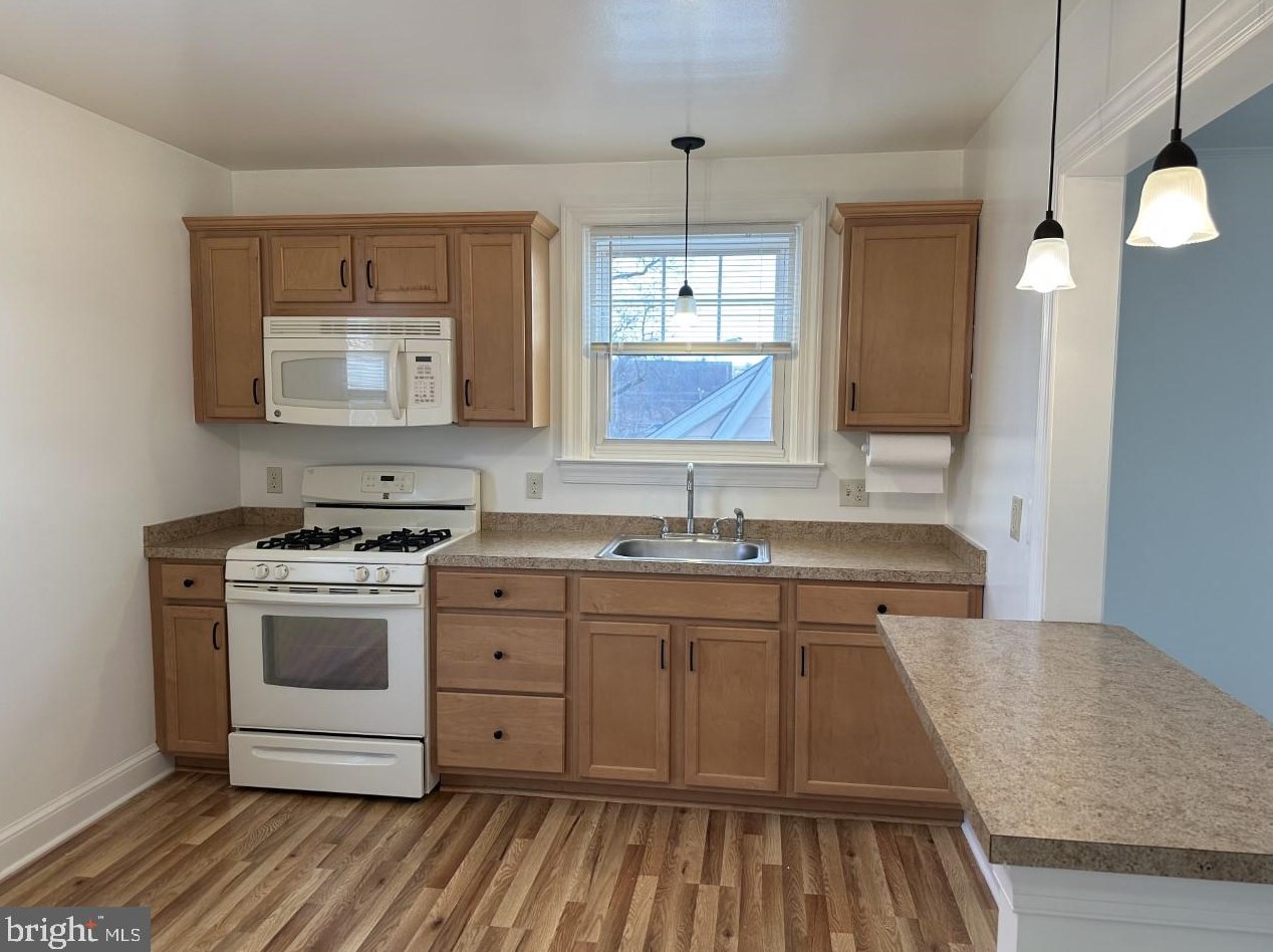 1233 Ten Oaks Rd, Baltimore, MD 21227