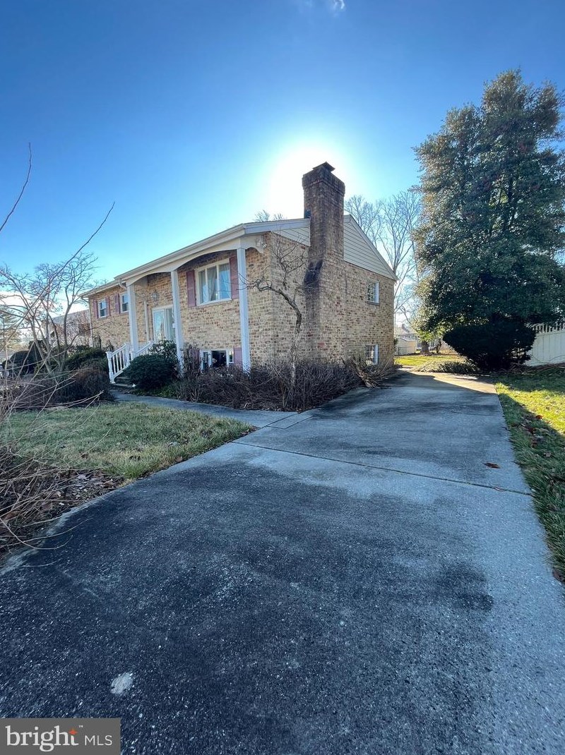 6105 Moorefield Rd, Baltimore, MD 21228-2757