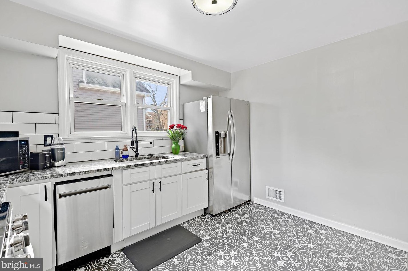 3205 Elizabeth Ave, Baltimore MD  21227-1805 exterior
