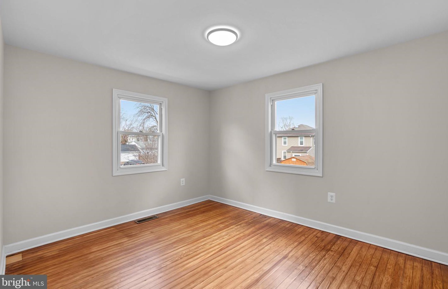 1324 Maple Ave, Baltimore MD  21221-6027 exterior