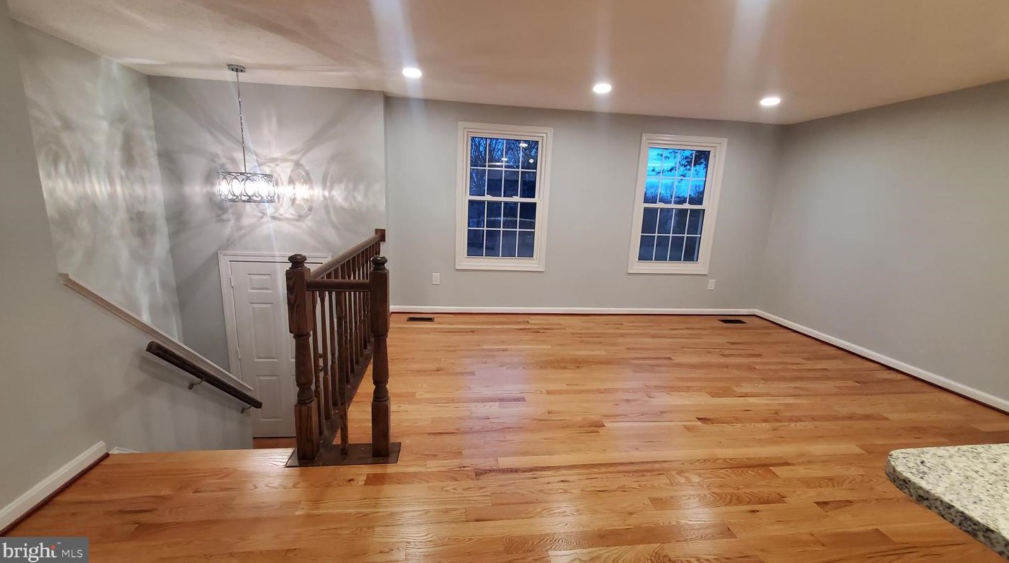 7108 Johnnycake Rd, Baltimore, MD 21244-2400