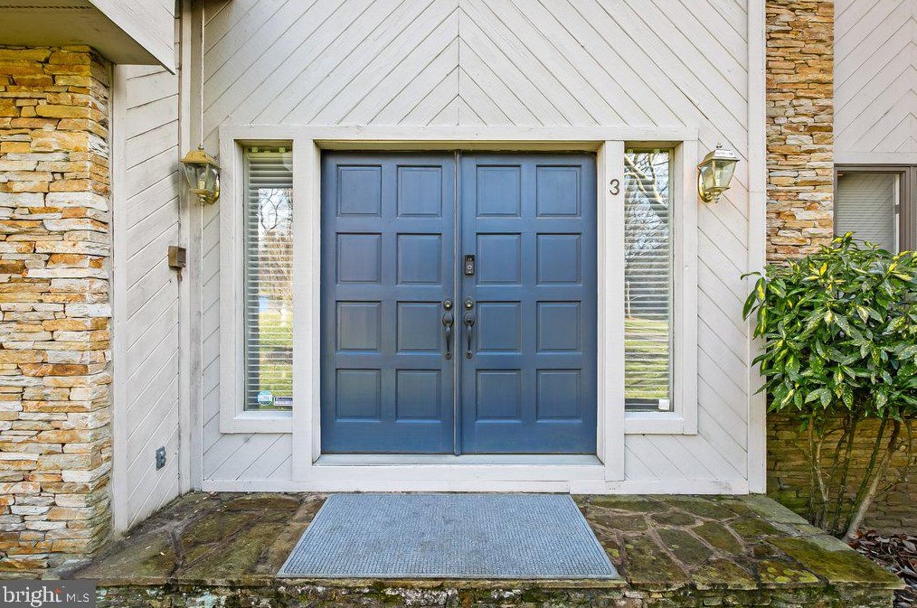 3 Roland Ct, Baltimore, MD 21204-3550
