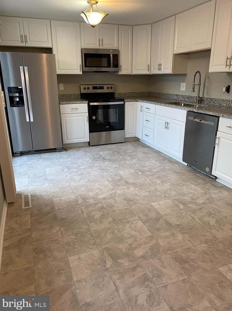 9036 Deviation Rd, Baltimore, MD 21236-2051