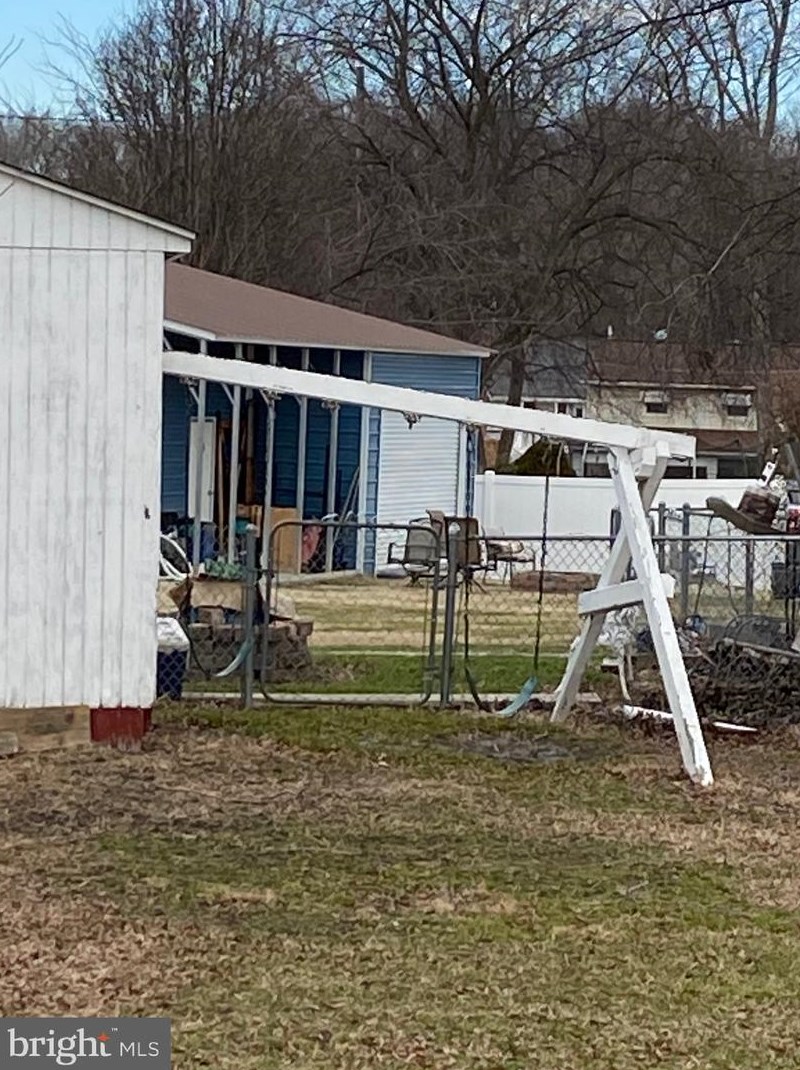 7726 Cove Rd, Baltimore MD  21219-1918 exterior