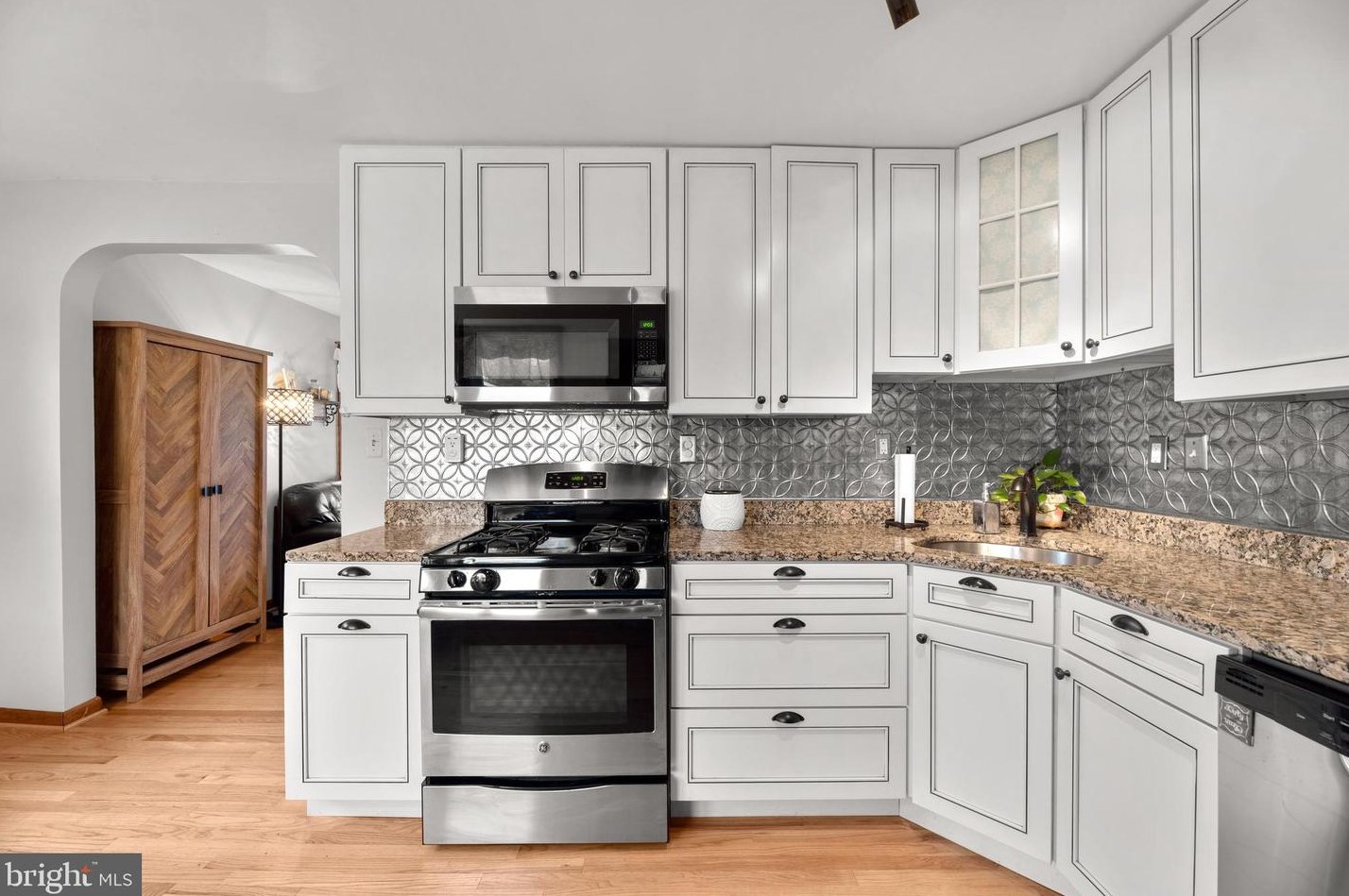 1513 Arbutus Ave, Baltimore MD  21227-4013 exterior