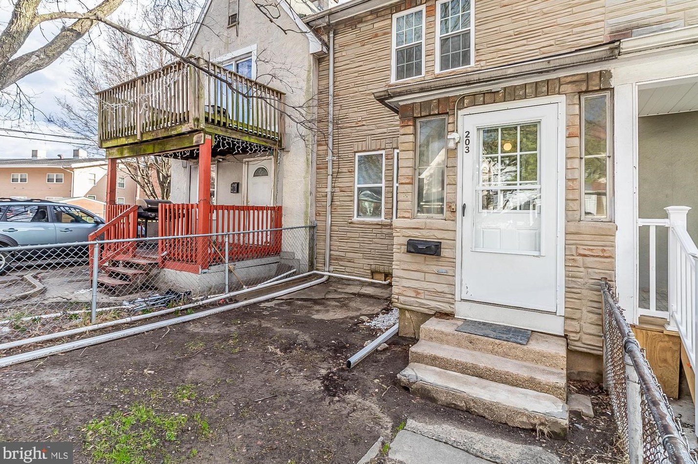 203 Colgate Ave, Baltimore, MD 21222-4211