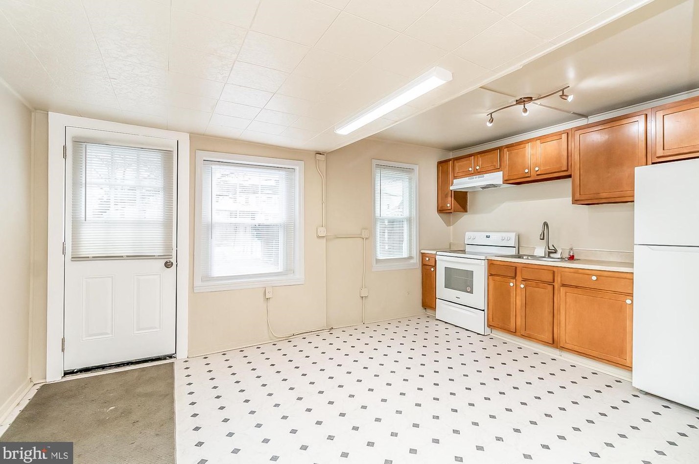 203 Colgate Ave, Baltimore MD  21222-4211 exterior