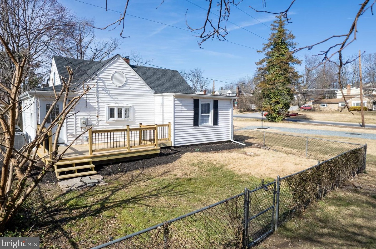 1517 Taylor Ave, Baltimore MD  21234-5240 exterior