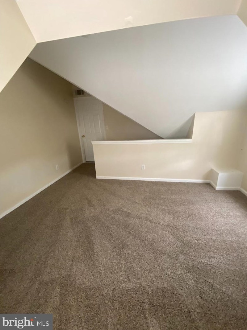 33 Sollers Point Rd, Baltimore MD  21222-2923 exterior