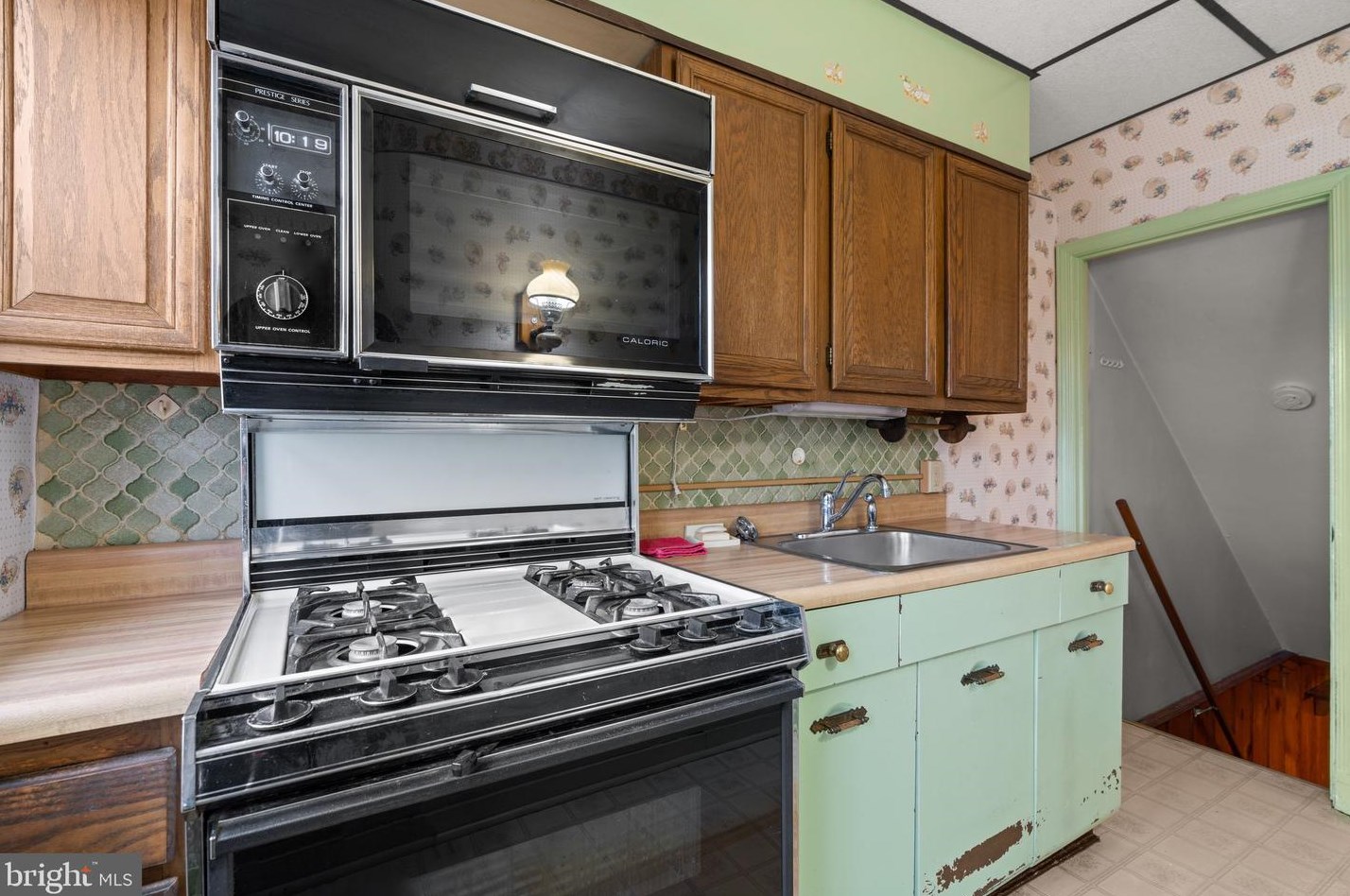 2812 Plainfield Rd, Baltimore MD  21222-2234 exterior