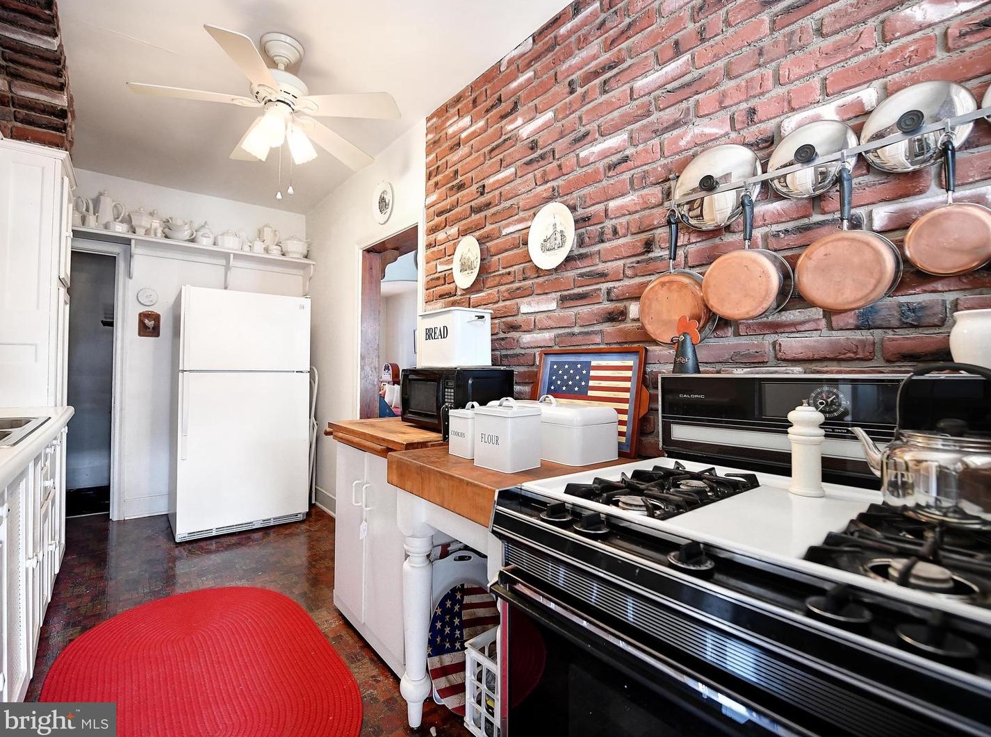 6909 Holabird Ave, Baltimore MD  21222-1748 exterior